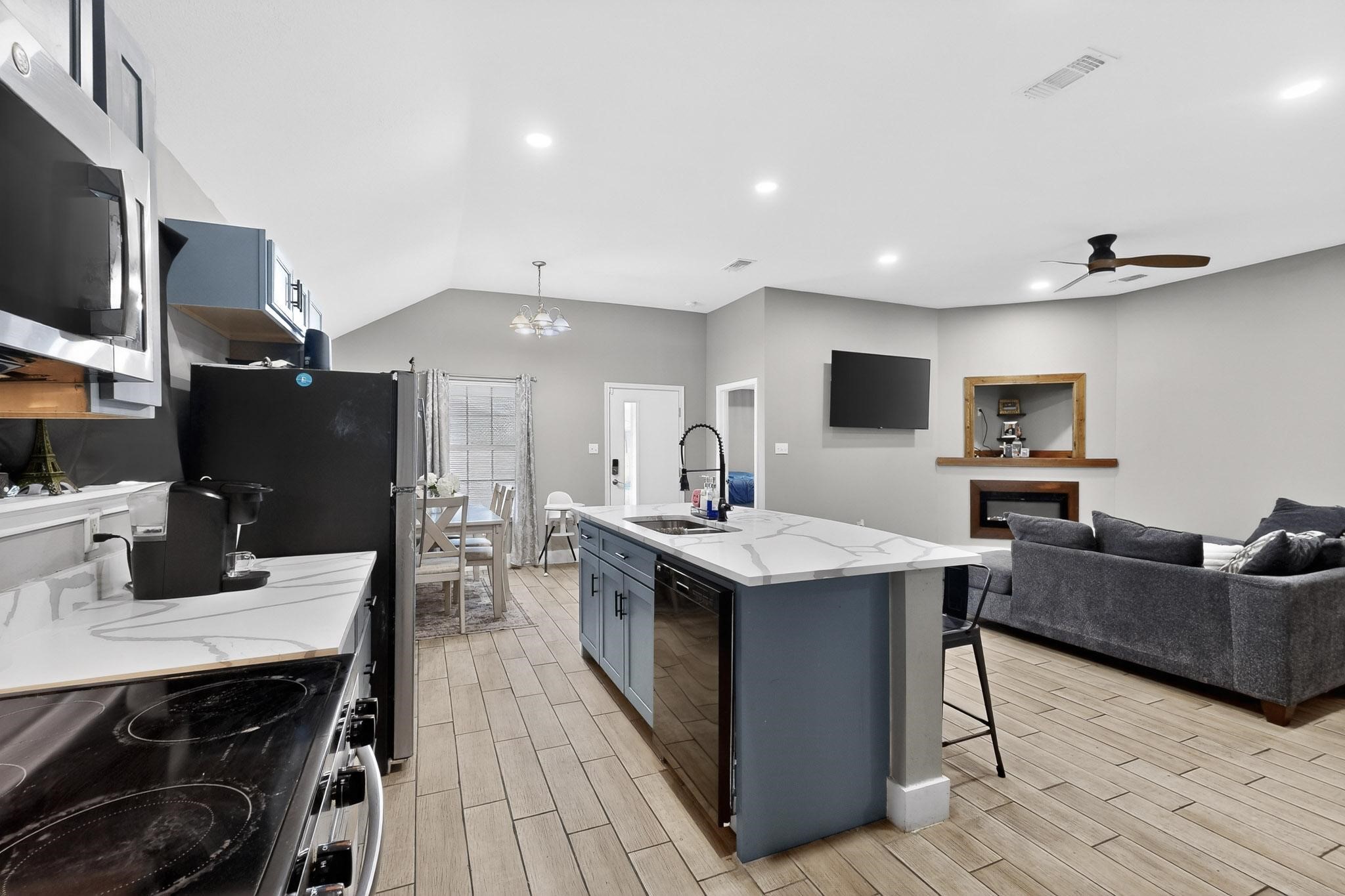 1006 W Brown Street Ennis TX 75119