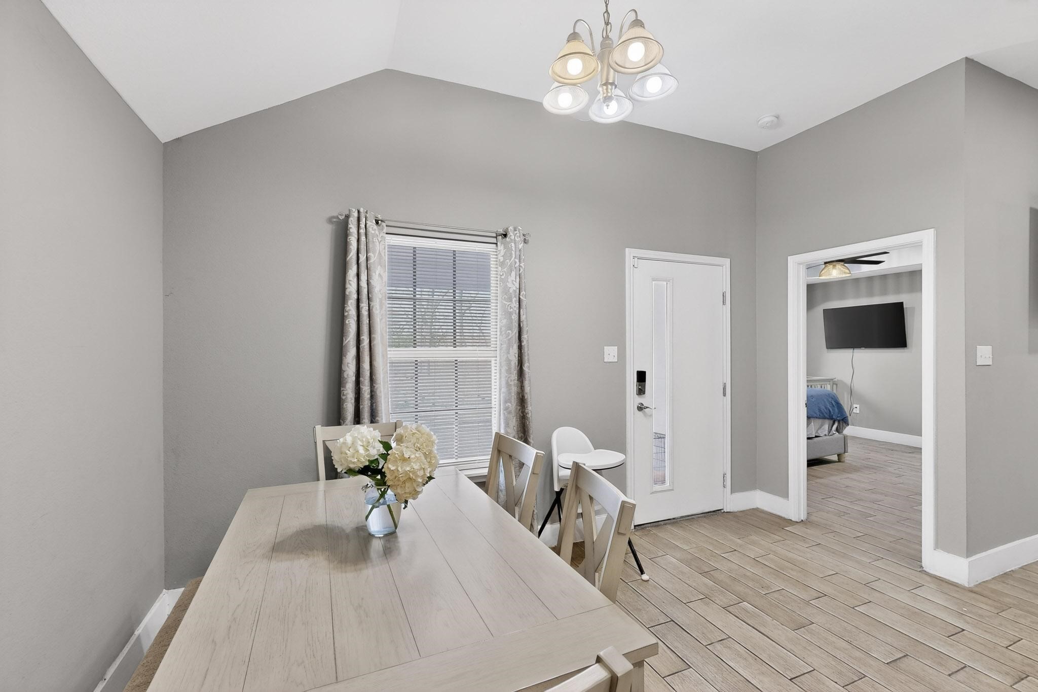 1006 W Brown Street Ennis TX 75119