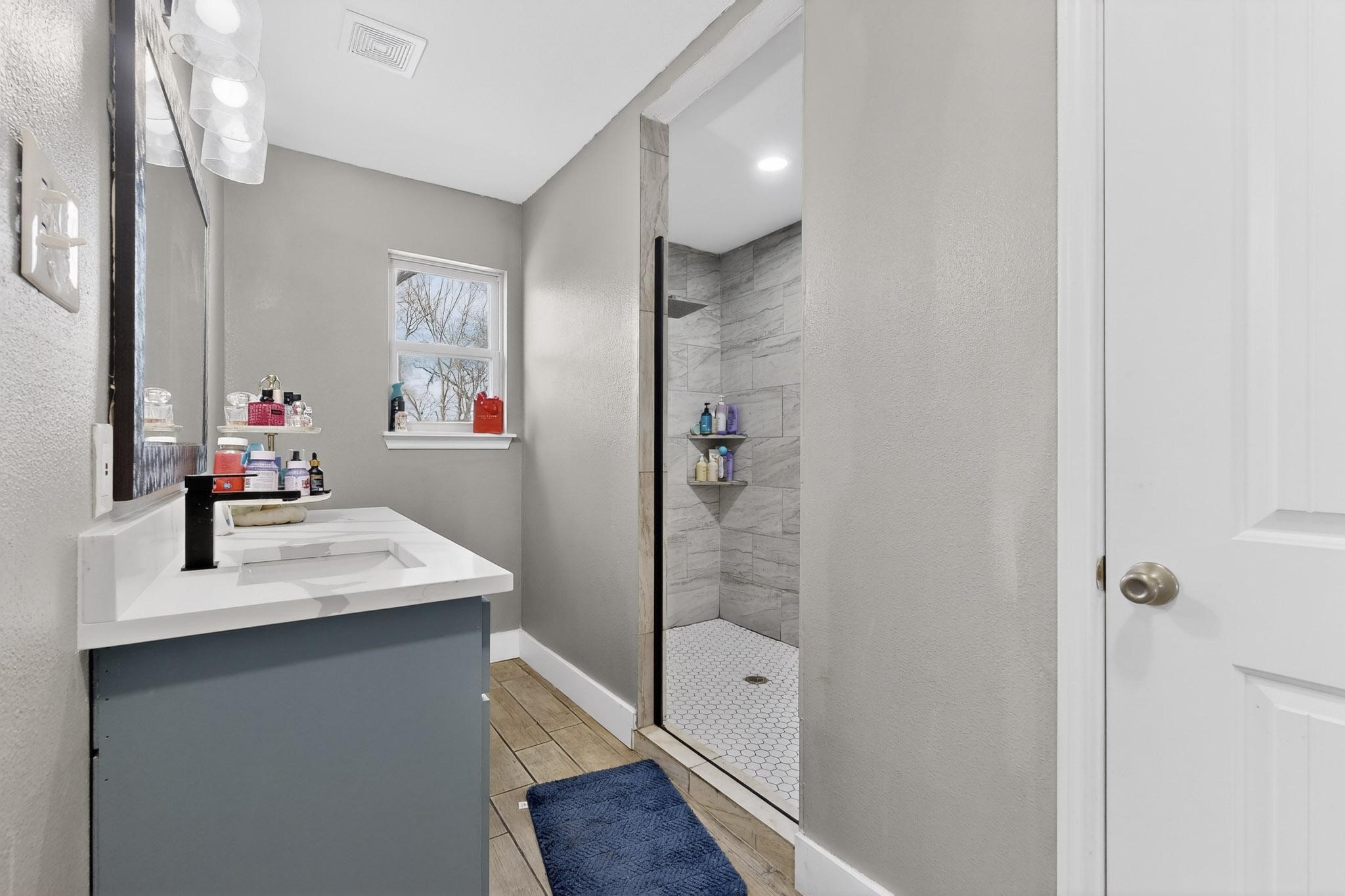 1006 W Brown Street Ennis TX 75119