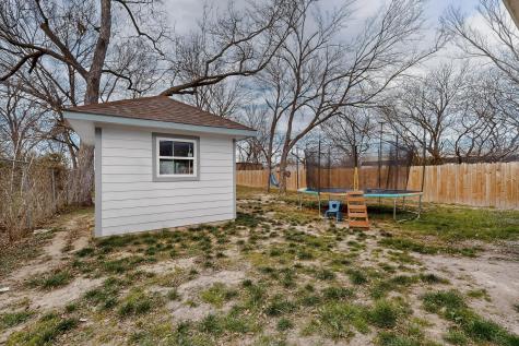 1006 W Brown Street Ennis TX 75119