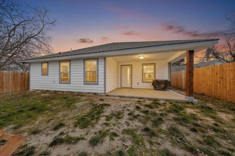 1006 W Brown Street Ennis TX 75119