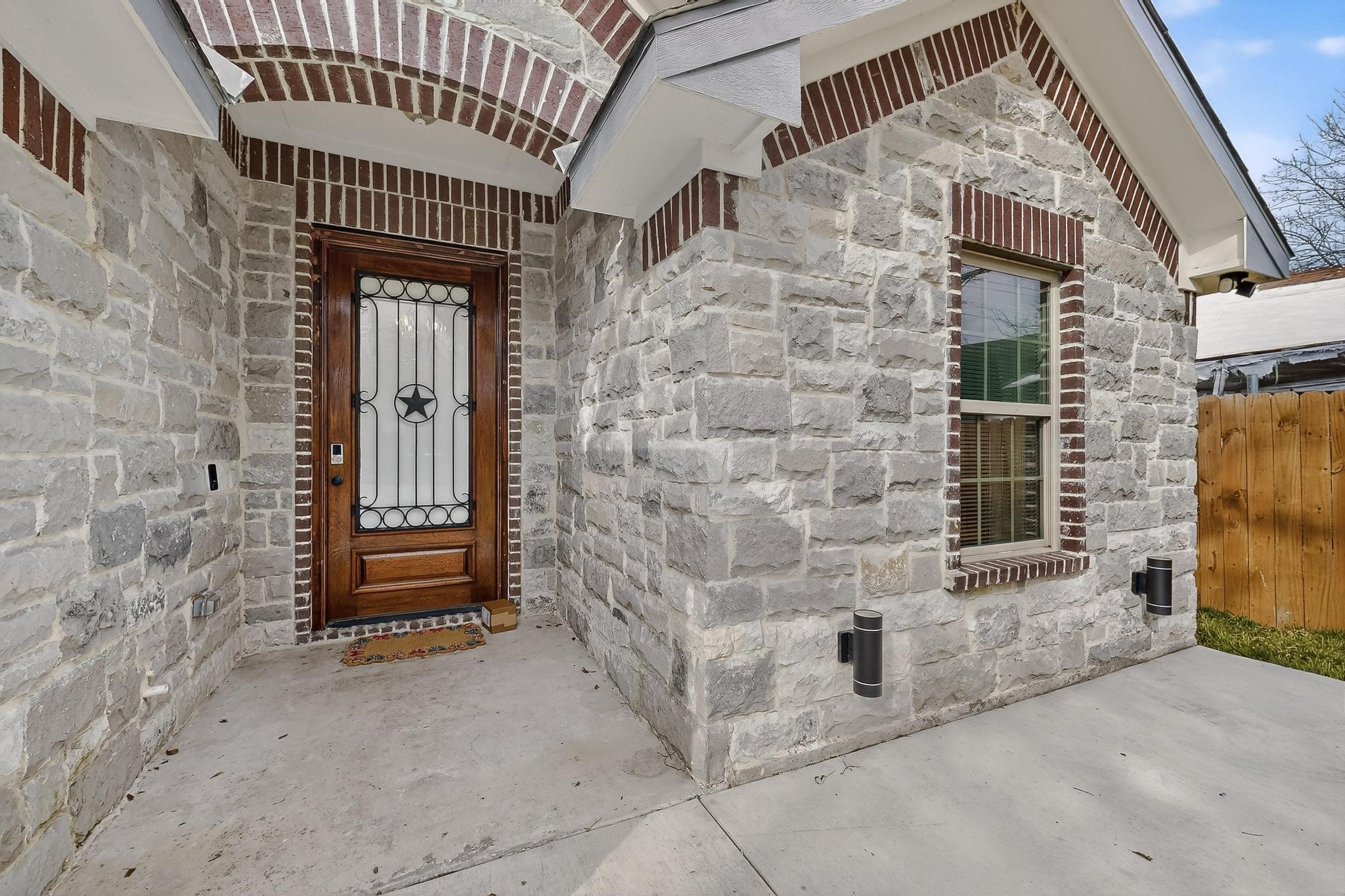 1006 W Brown Street Ennis TX 75119
