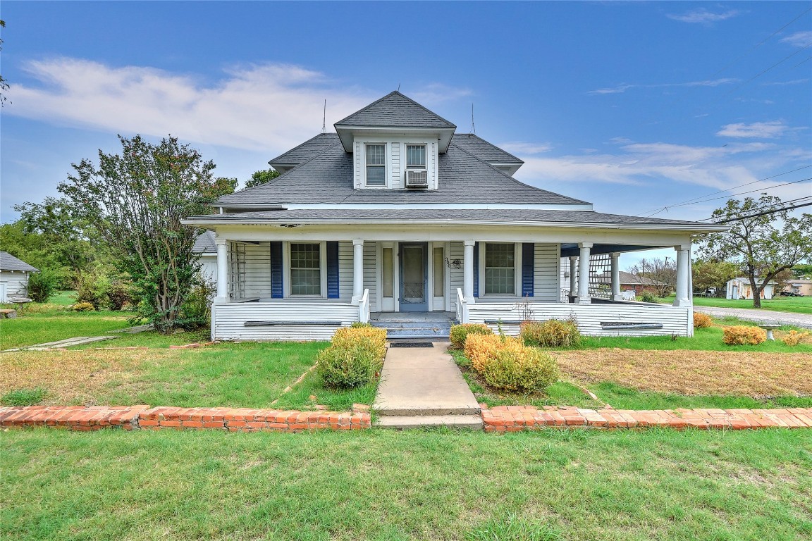 300 W Oak Street Gunter TX 75058
