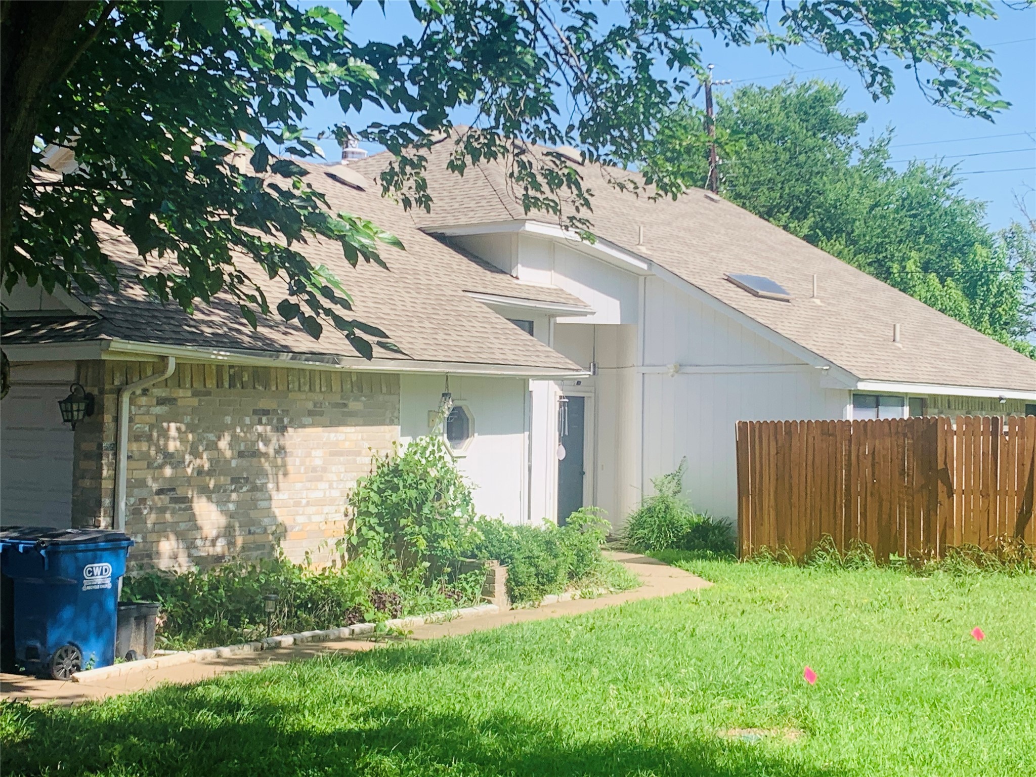 102 Hollywood Drive Glenn Heights TX 75154