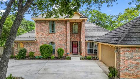 120 Oak Hollow Court S Azle TX 76020