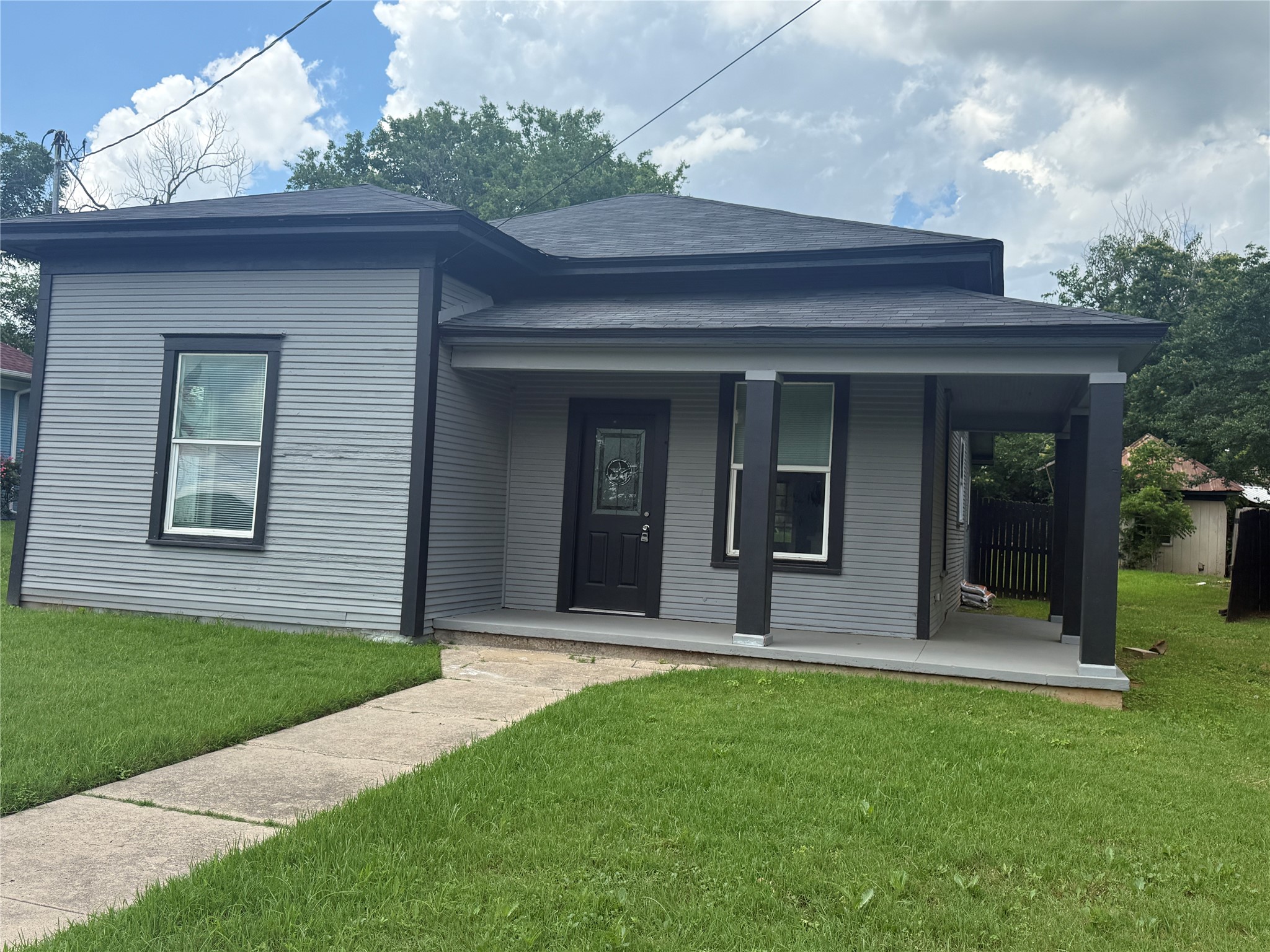 113 Throckmorton Street Weatherford TX 76086