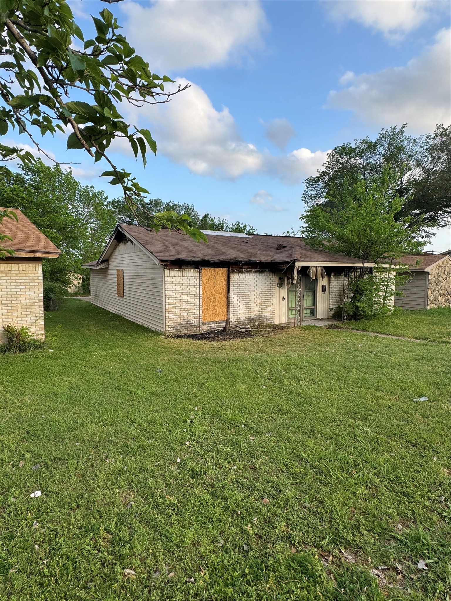 1850 Red Cloud Drive Dallas TX 75217