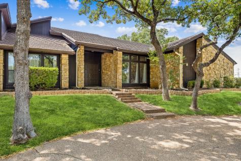 704 Timberview Court N Fort Worth TX 76112