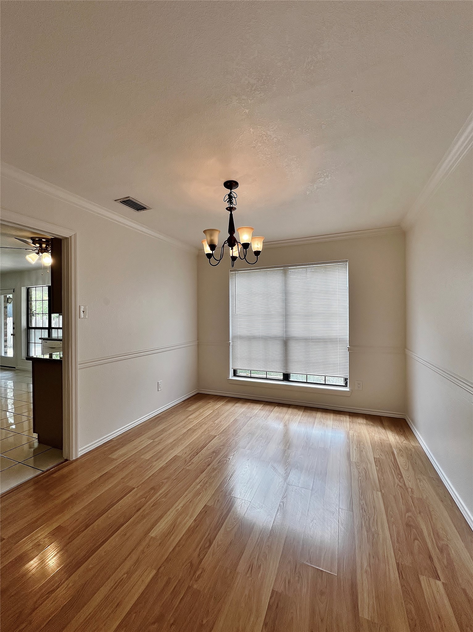6104 Bay Hill Arlington TX 76018