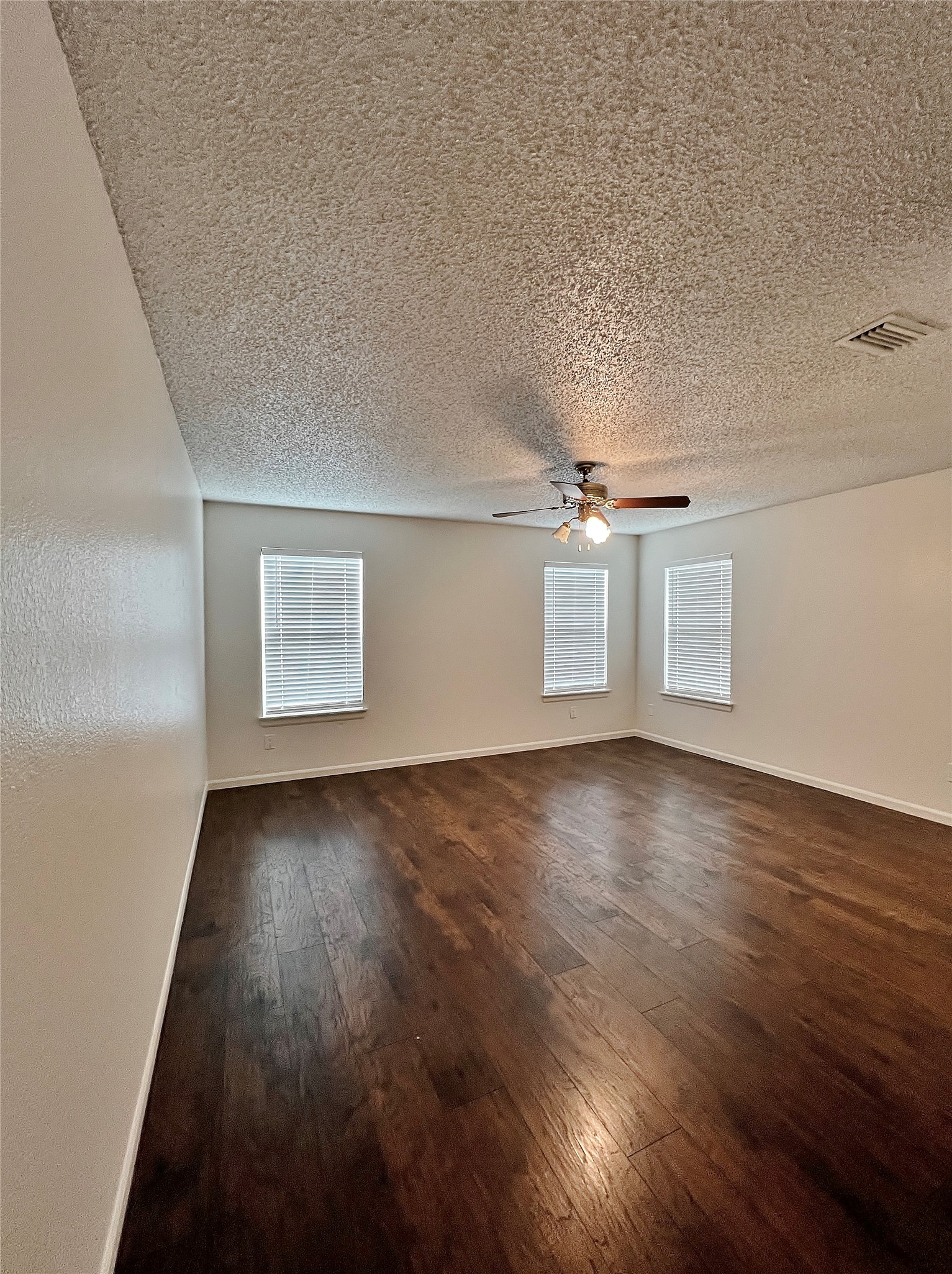 6104 Bay Hill Arlington TX 76018