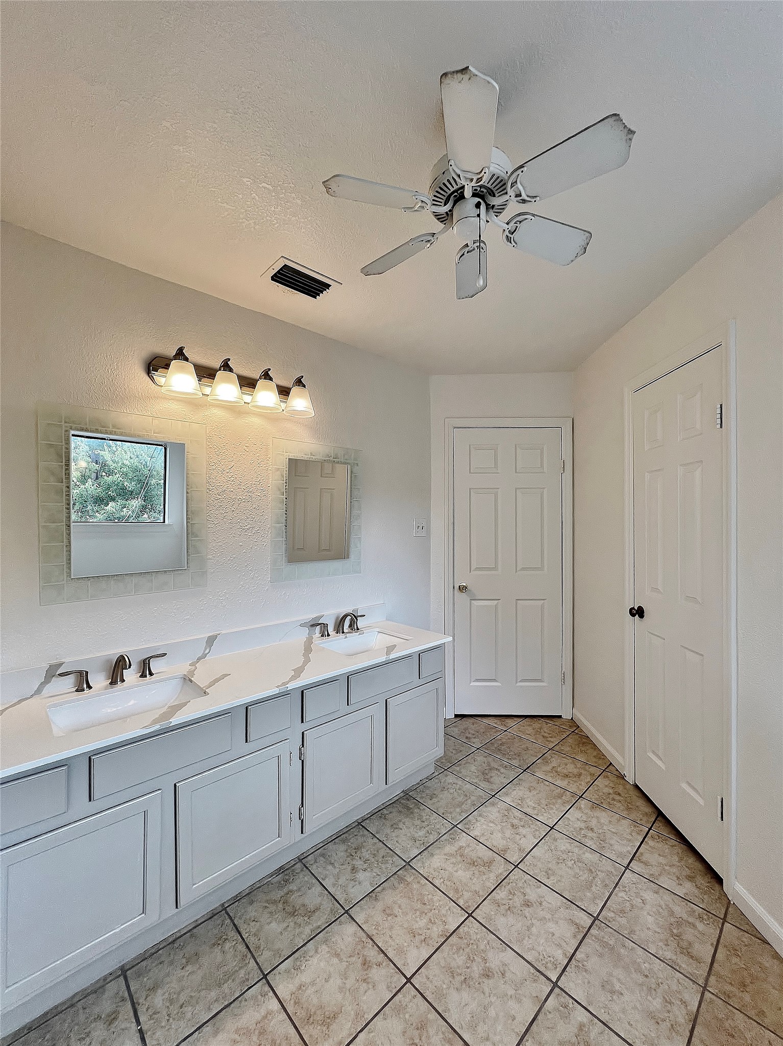 6104 Bay Hill Arlington TX 76018