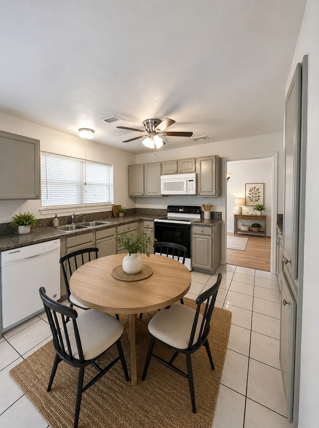 6104 Bay Hill Arlington TX 76018