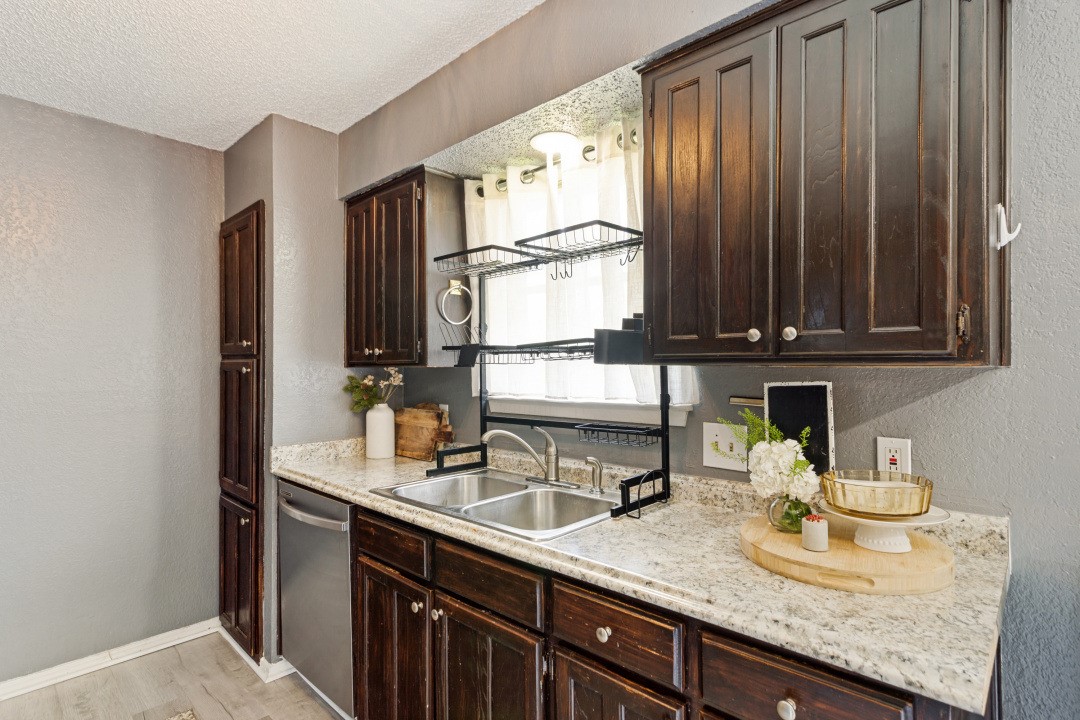 6320 Rebecca Lane Watauga TX 76148
