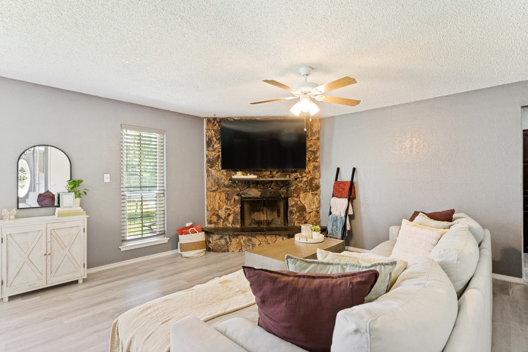 6320 Rebecca Lane Watauga TX 76148