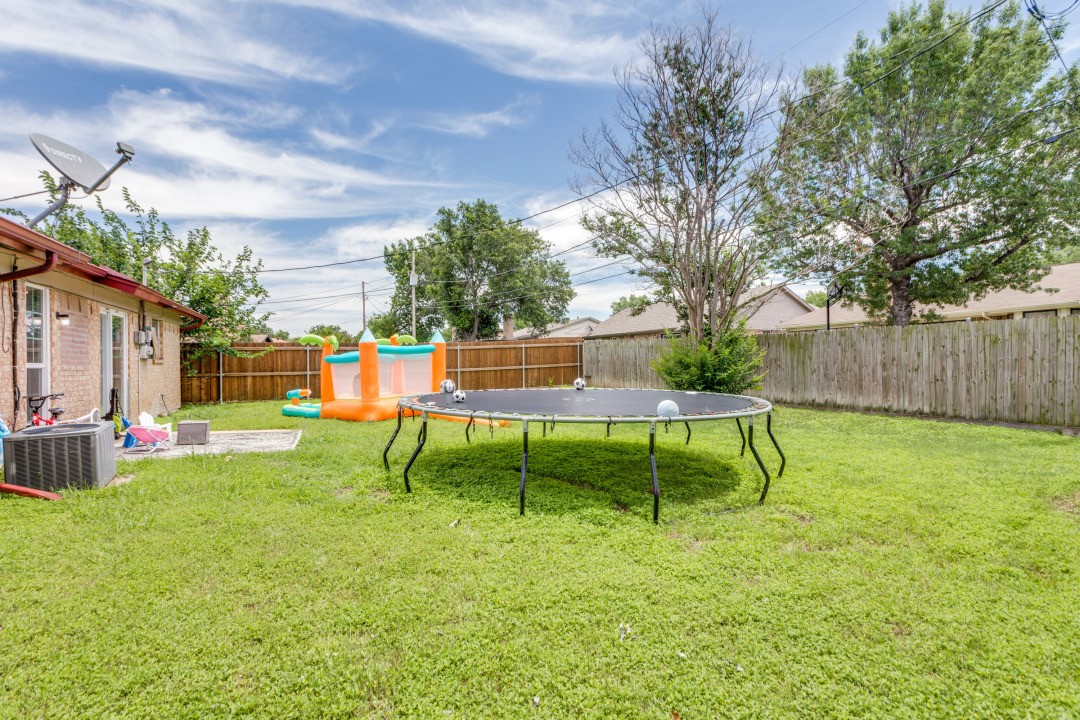 6320 Rebecca Lane Watauga TX 76148
