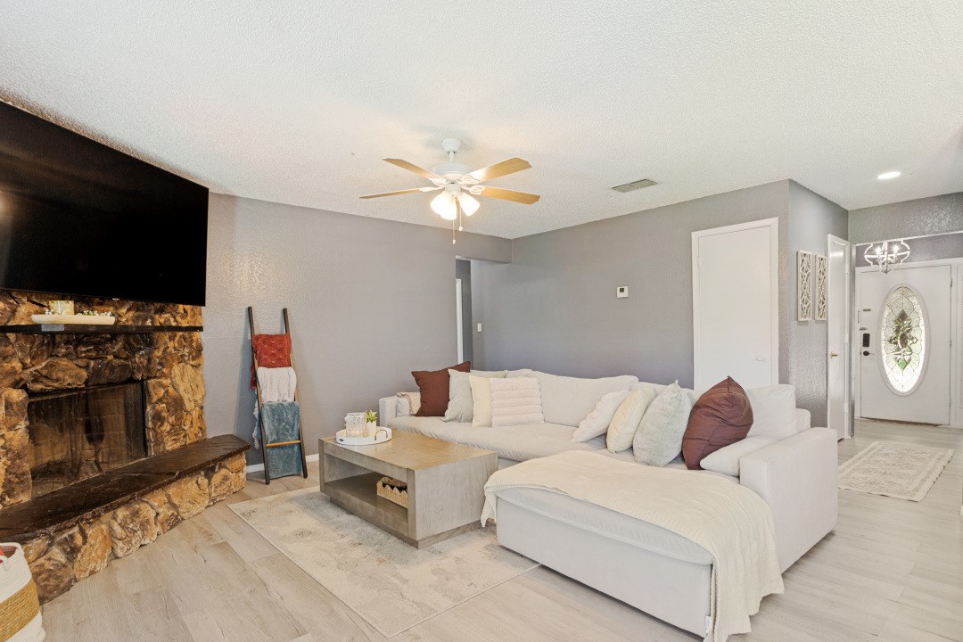 6320 Rebecca Lane Watauga TX 76148