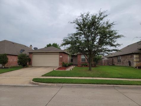 525 Jennifer Drive Burleson TX 76028
