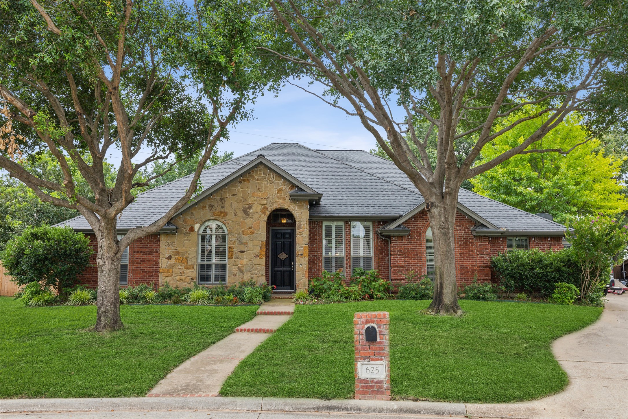 625 Palo Duro Drive Hurst TX 76054
