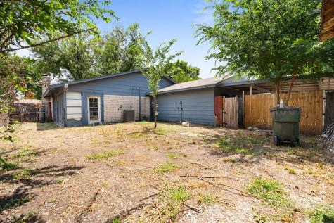 948 Meadowcove Circle Garland TX 75043