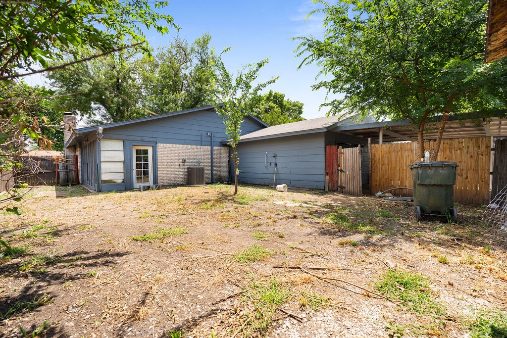 948 Meadowcove Circle Garland TX 75043