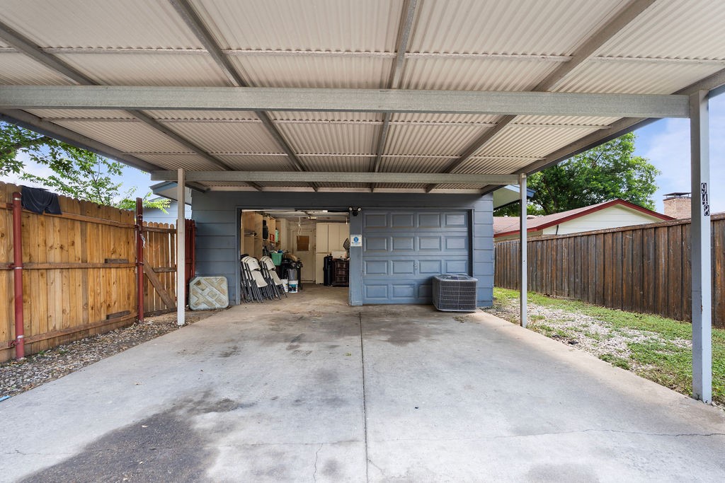 948 Meadowcove Circle Garland TX 75043