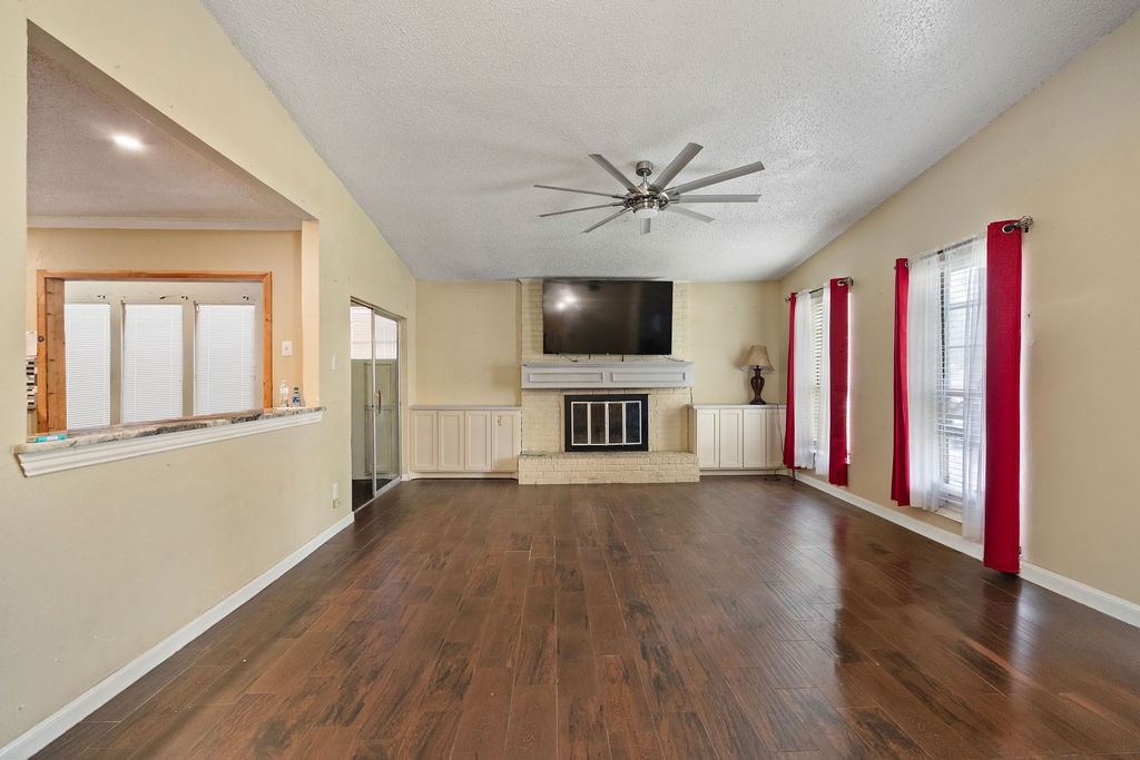 948 Meadowcove Circle Garland TX 75043