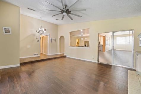 948 Meadowcove Circle Garland TX 75043