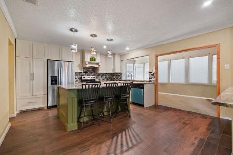 948 Meadowcove Circle Garland TX 75043