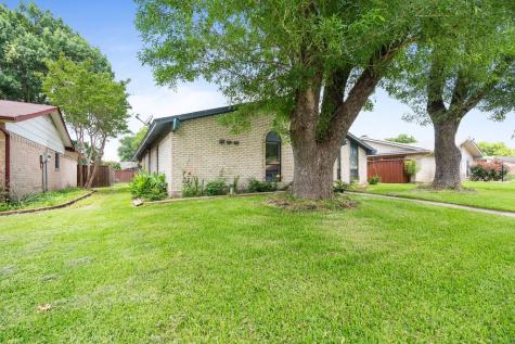 948 Meadowcove Circle Garland TX 75043