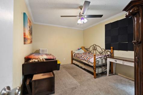 948 Meadowcove Circle Garland TX 75043
