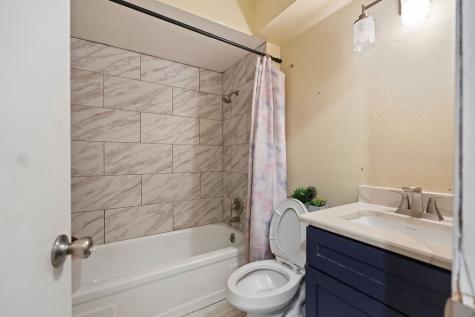 948 Meadowcove Circle Garland TX 75043