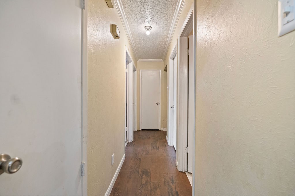 948 Meadowcove Circle Garland TX 75043