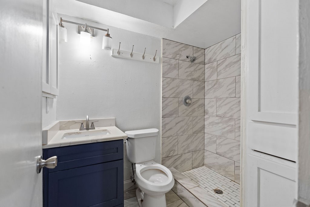 948 Meadowcove Circle Garland TX 75043
