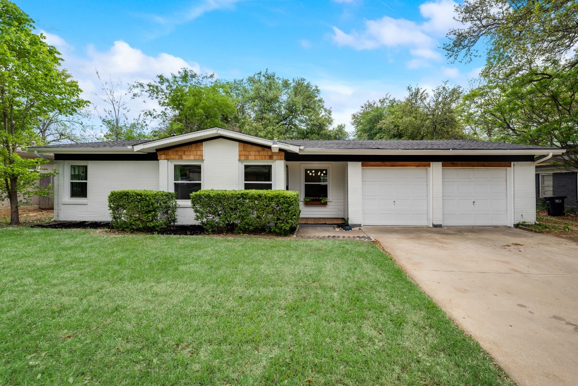6204 Kentwood Place Fort Worth TX 76112