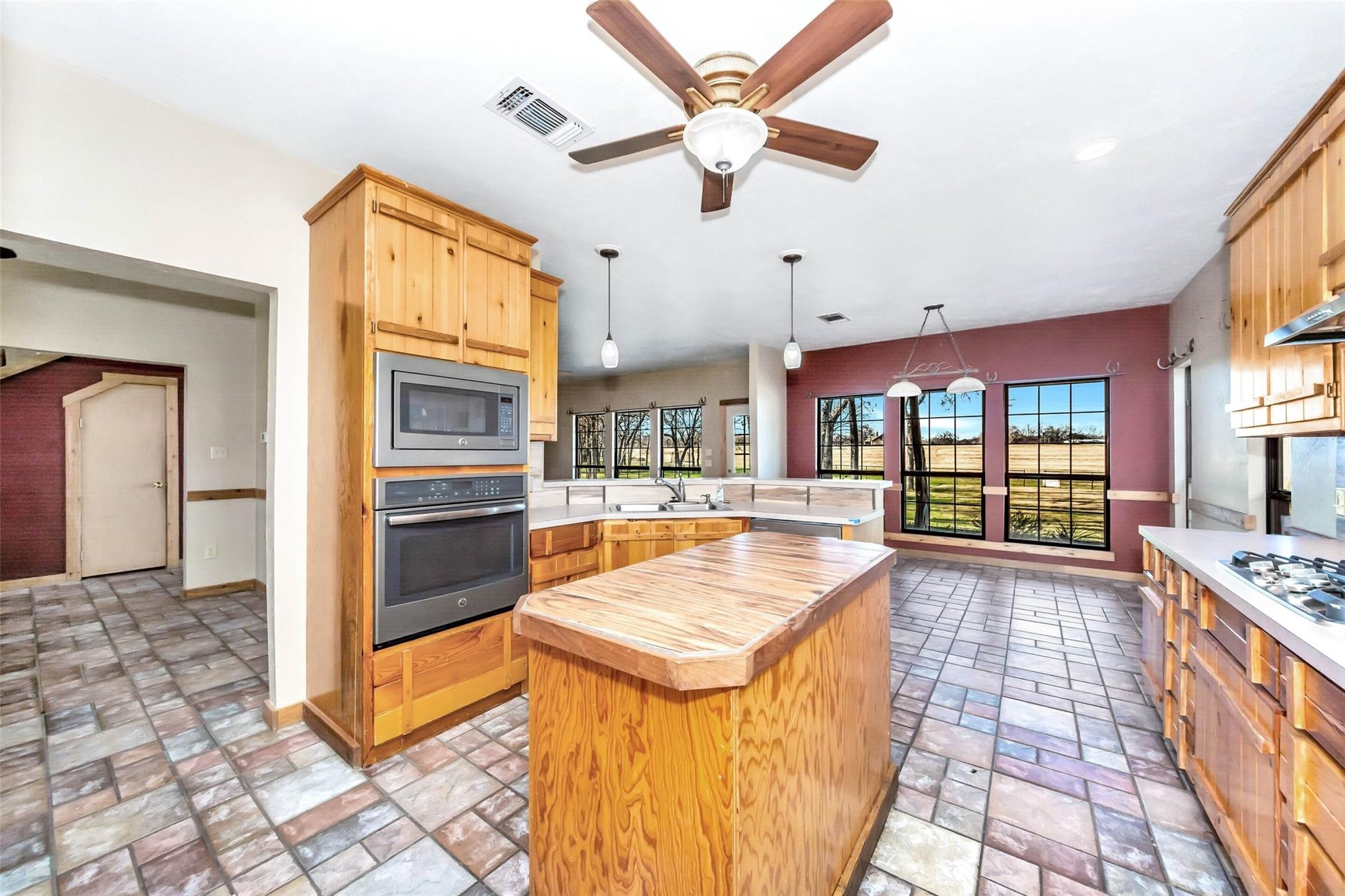 131 County Road 4680 Boyd TX 76023