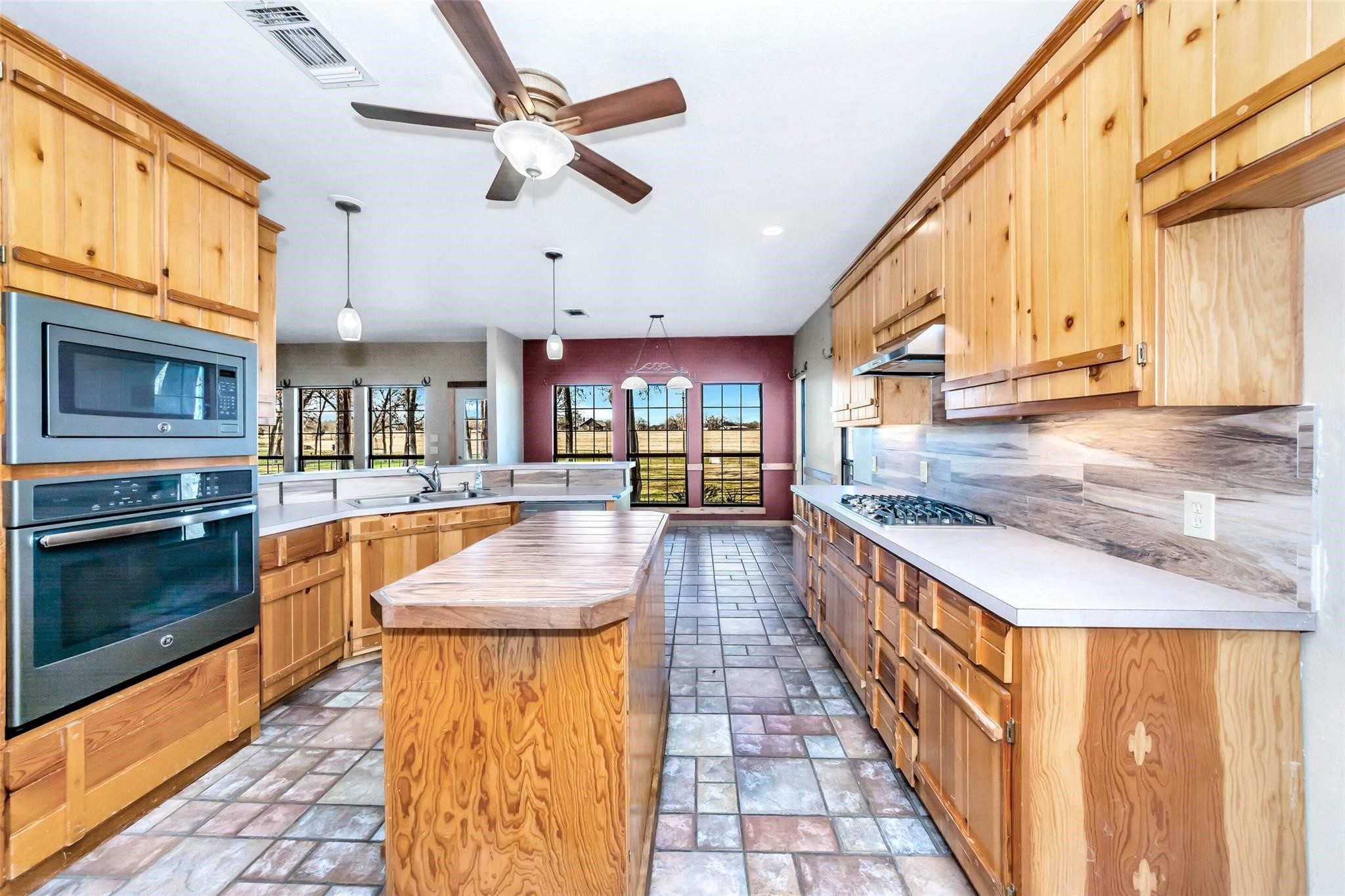 131 County Road 4680 Boyd TX 76023