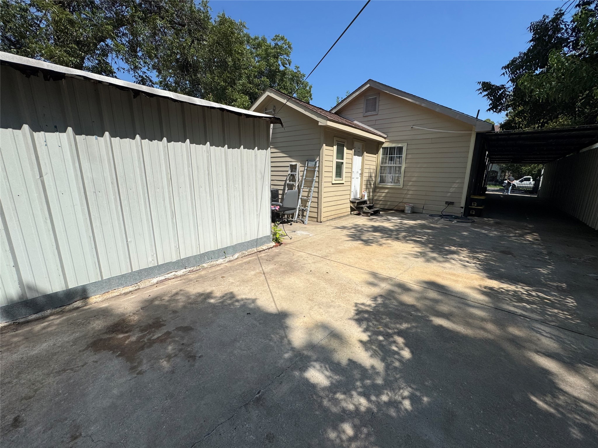 407 S Garrett Avenue Dallas TX 75223