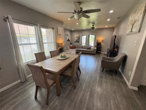407 S Garrett Avenue Dallas TX 75223