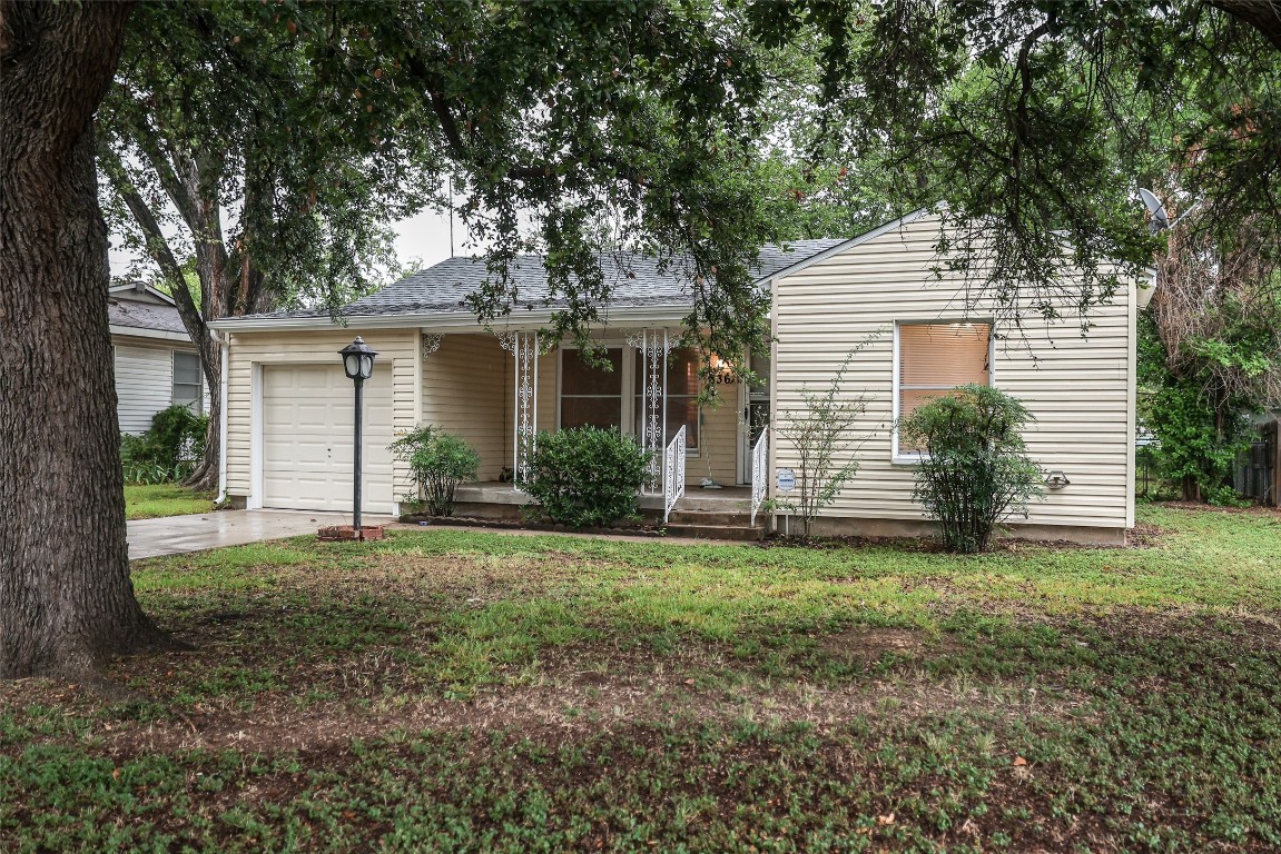 836 Yale Street River Oaks TX 76114