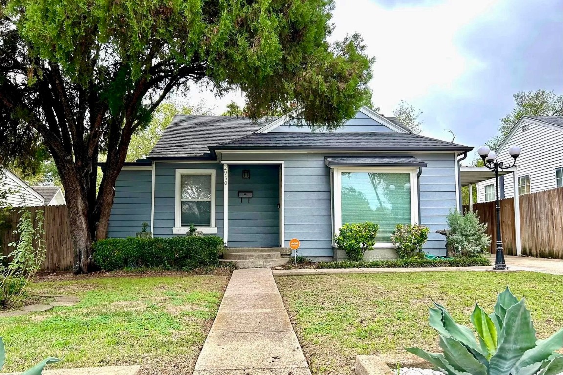 2930 Ivandell Avenue Dallas TX 75211