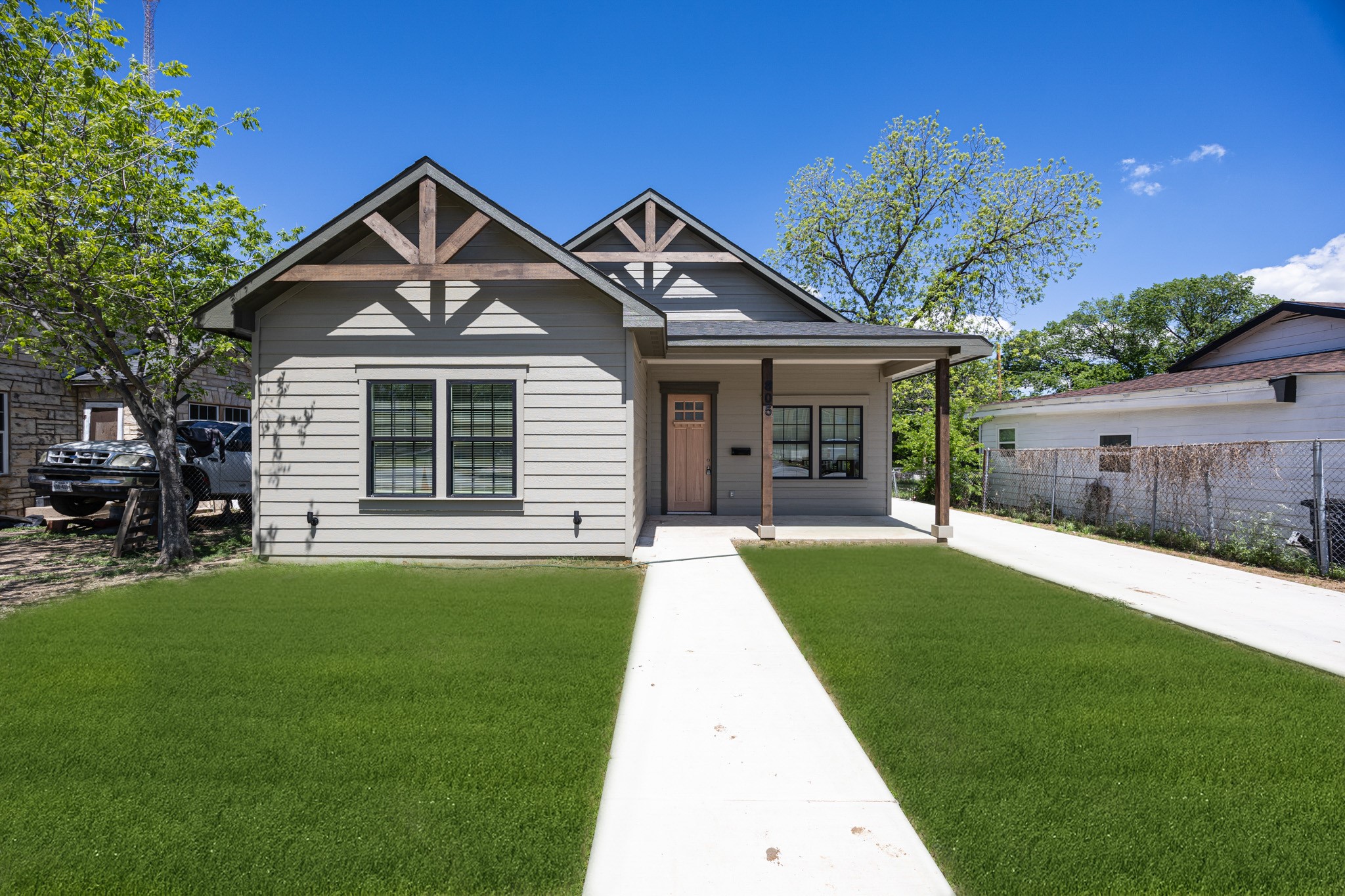 805 Glen Garden Fort Worth TX 76104