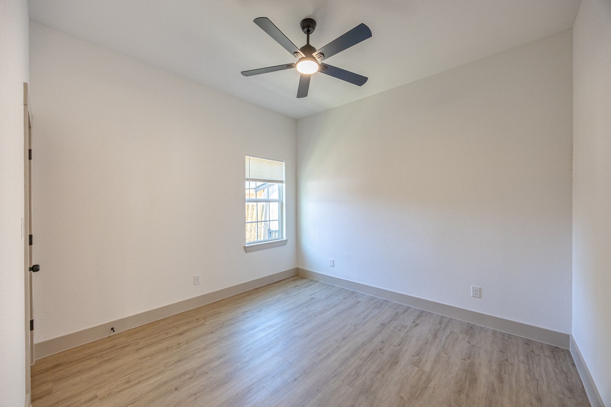 805 Glen Garden Fort Worth TX 76104