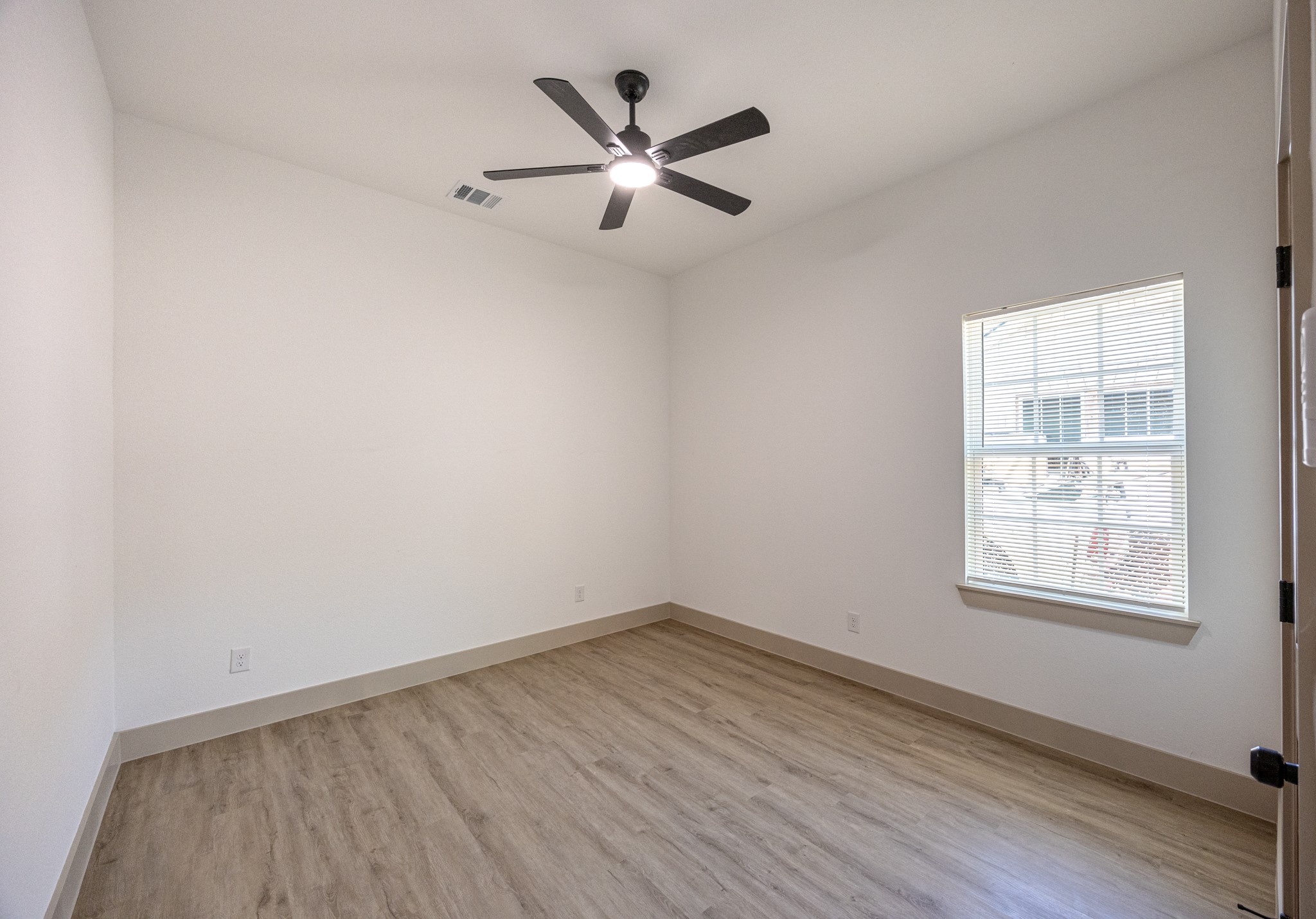 805 Glen Garden Fort Worth TX 76104