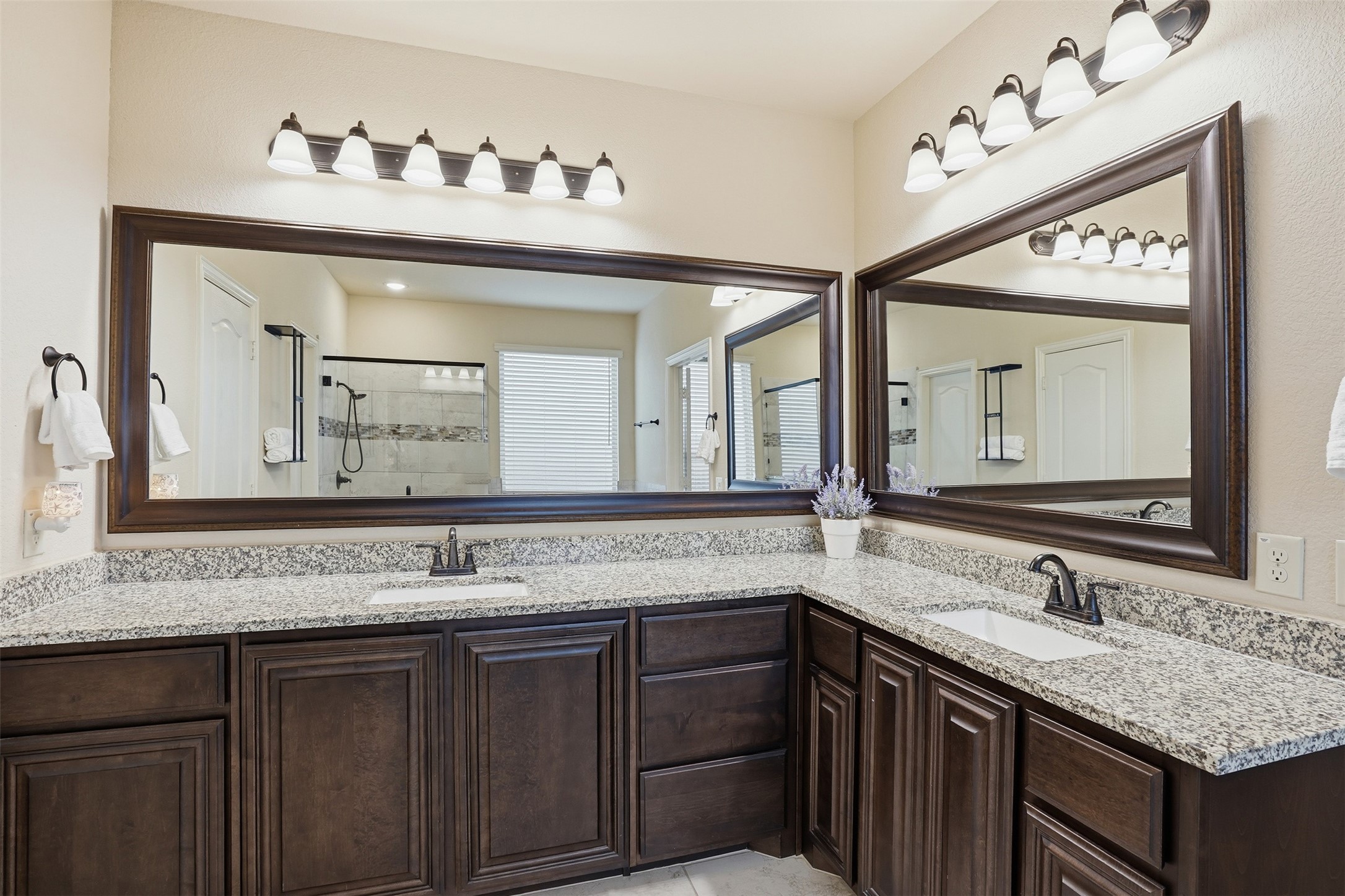 4002 Grove Valley Road Midlothian TX 76065