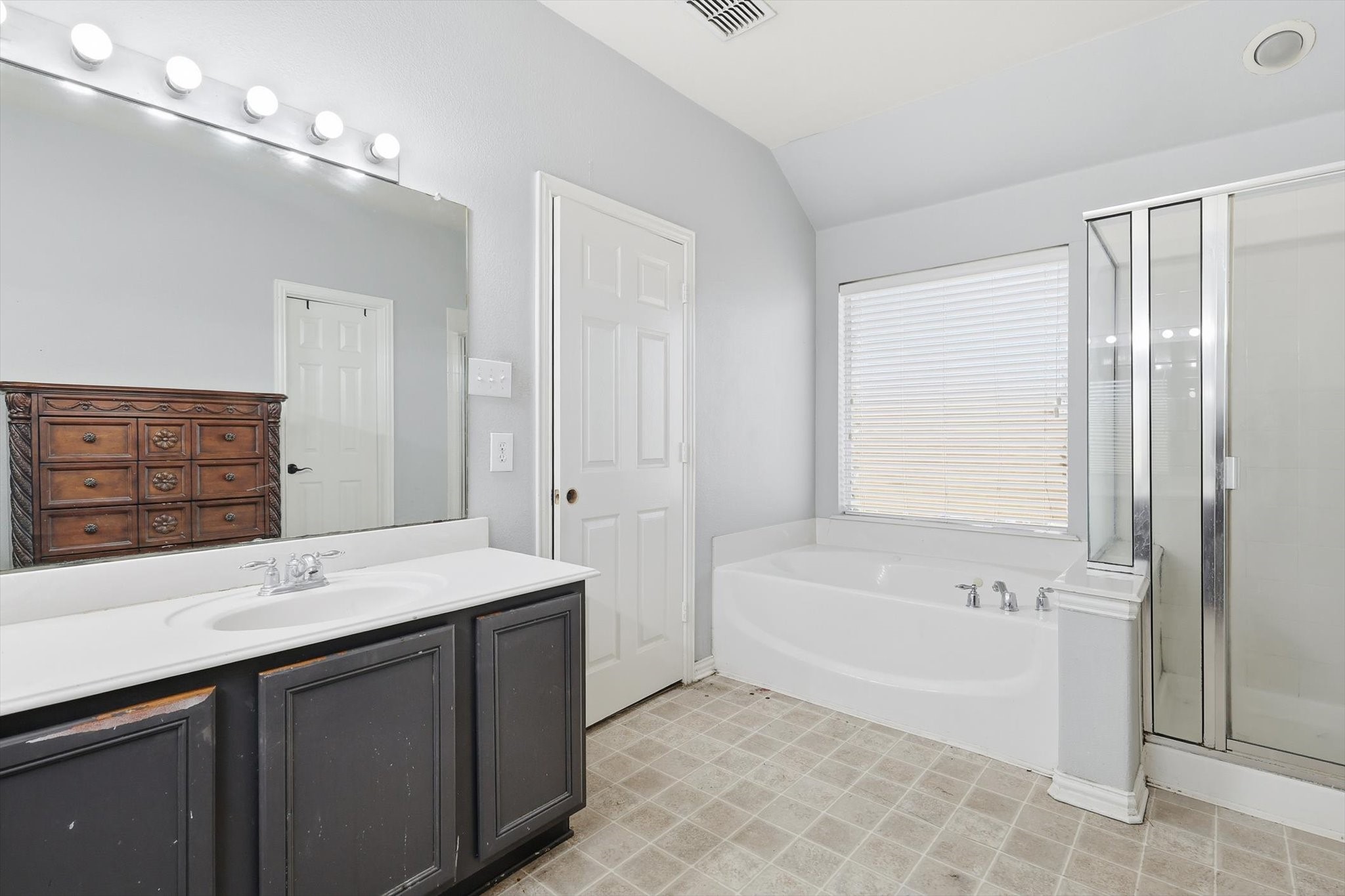 5403 Lavaca Road Grand Prairie TX 75052