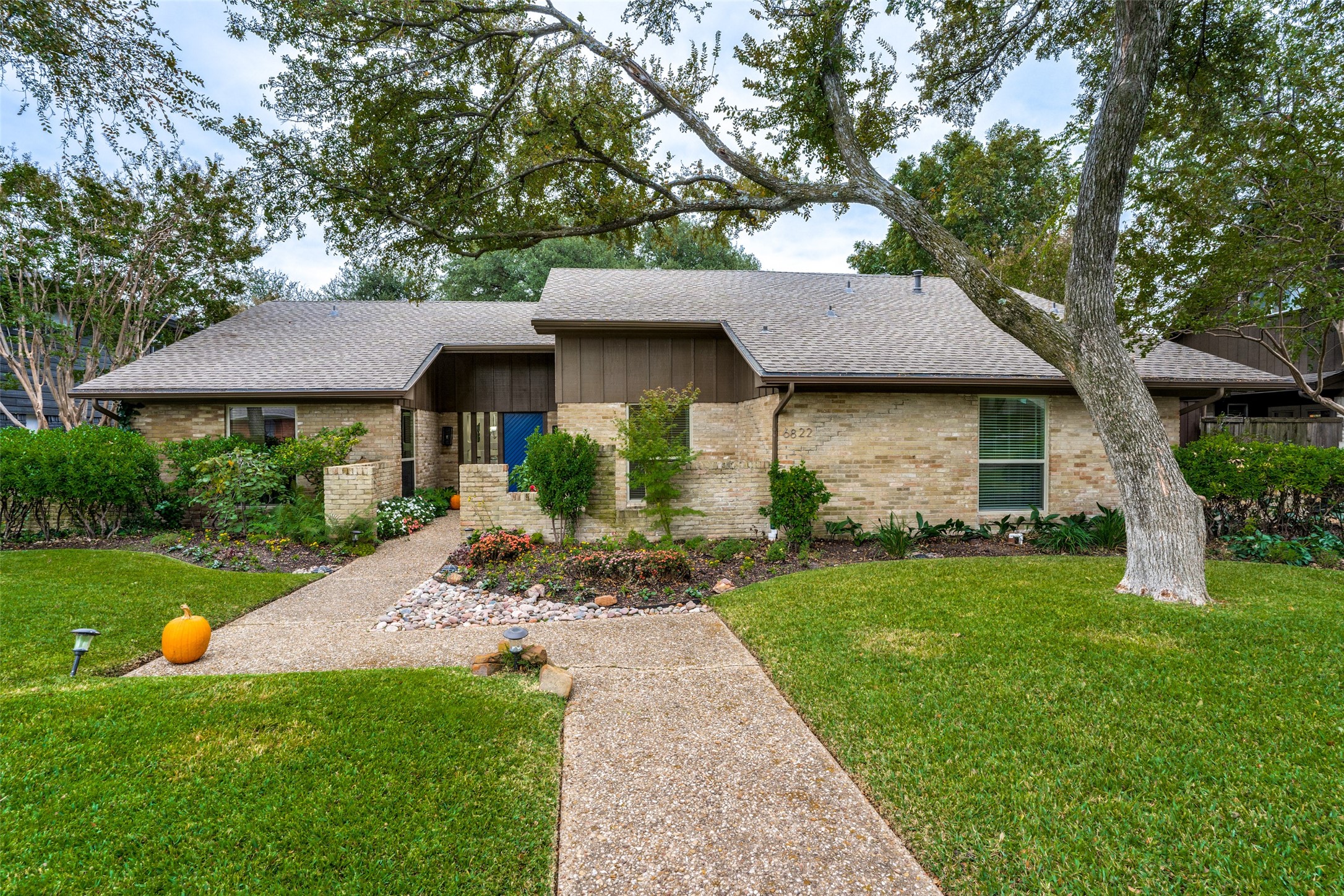 6822 Ledyard Drive Dallas TX 75248