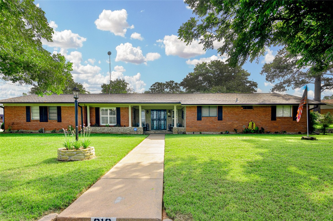 812 Lakeview Drive Mineral Wells TX 76067