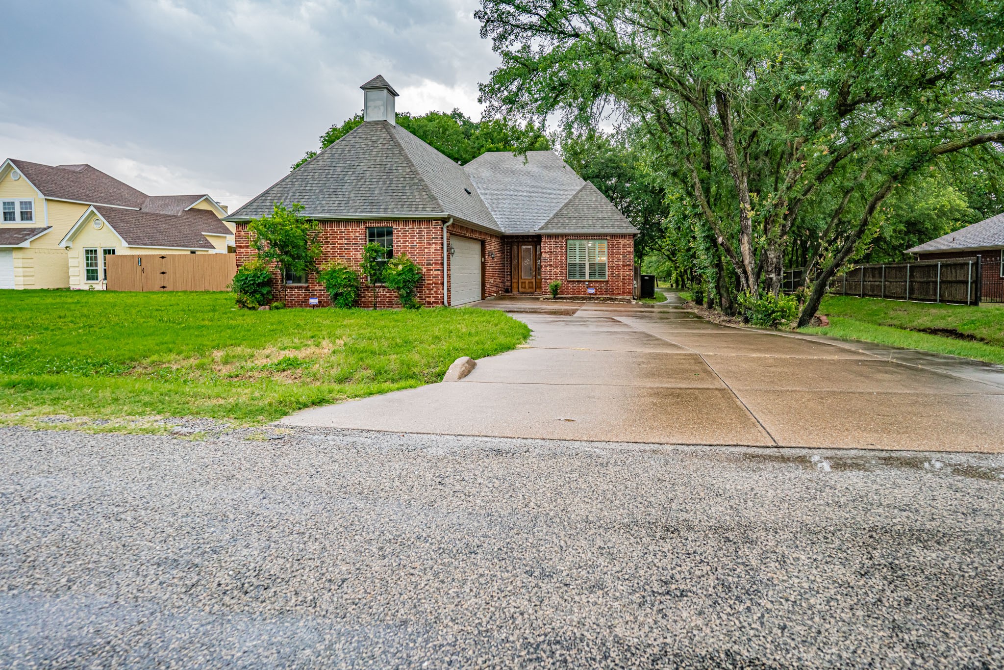 211 Bonita Drive Granbury TX 76049