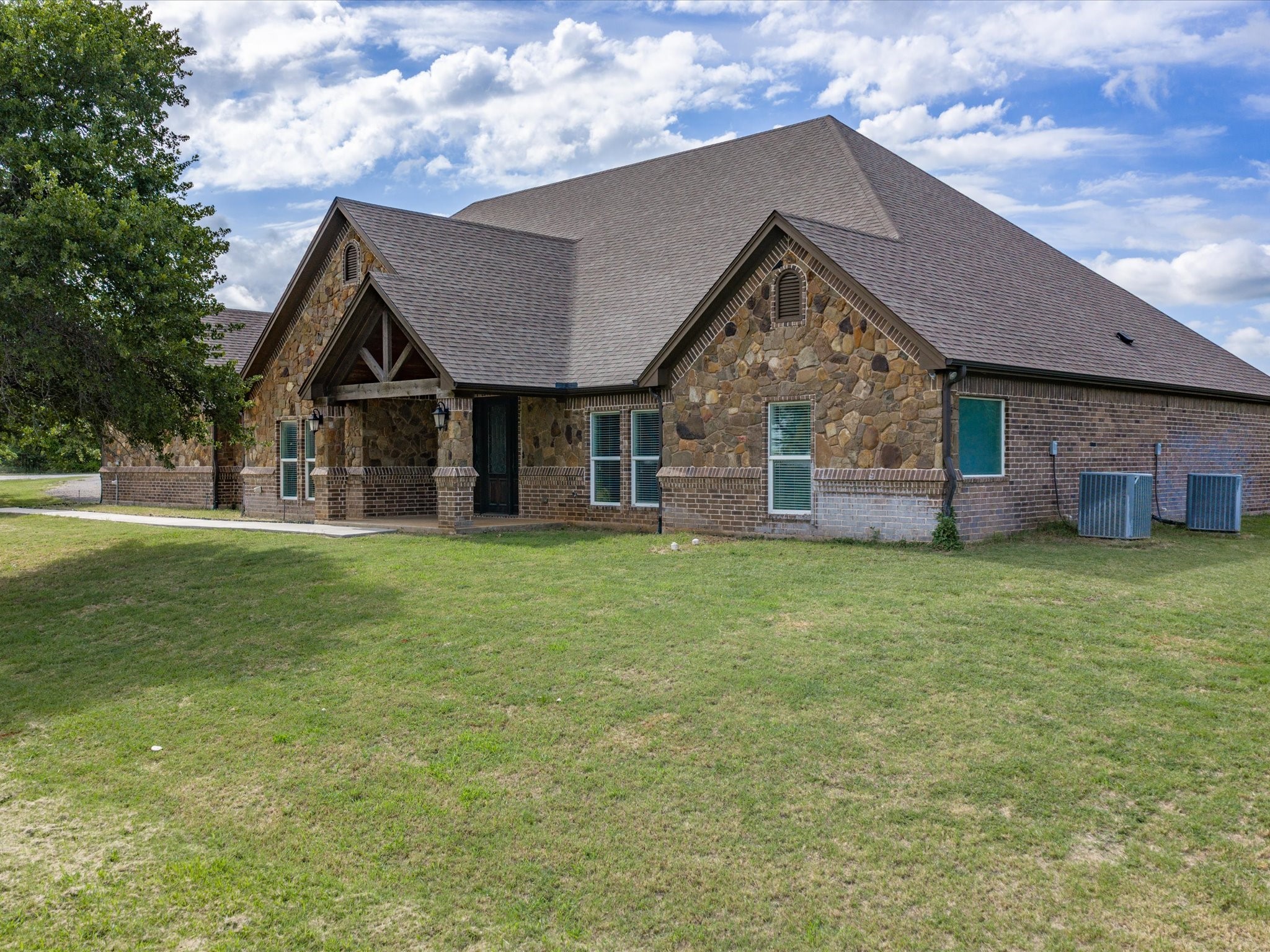 910 County Road 1111 Decatur TX 76234