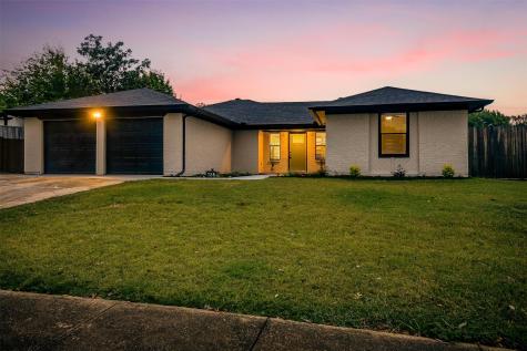 228 Haywood Drive Benbrook TX 76126